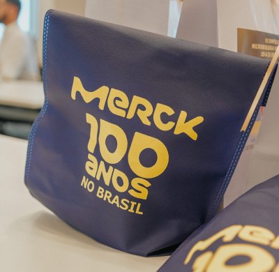 36 Entrega de brindes Charles River Merck  e Unifar  (4).jpg